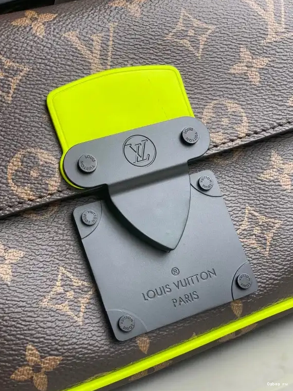 S LOCK BAG LOUIS SLING VUITTON 0702